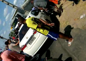 Polícia prende casal suspeito de roubar Corolla em frente ao Terminal do Parque Piauí